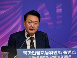 Експрезидент Південної Кореї оголосив про вихід із партії