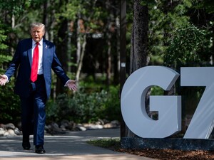 Зустрічі Трампа з представниками Ірану завадила відсутність зв'язку в бункері Хаменеї