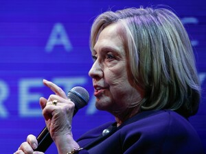 Клінтон оголосила про готовність номінувати Трампа на Нобелівську премію миру й озвучила умови