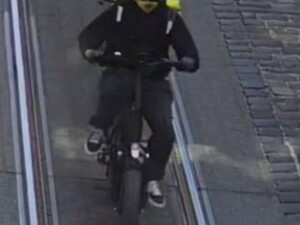 СМИ пишут, что в Парубия стреляли восемь раз, киллер выдавал себя за курьера. Видео с камер наблюдения