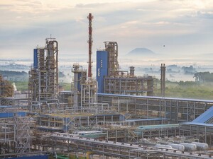 В России дроны атаковали нефтехимический завод 