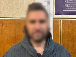 Водія Mercedes, який жорстоко побив велосипедиста в Києві, підозрюють у привласненні 25 млн грн для ЗСУ – ЗМІ