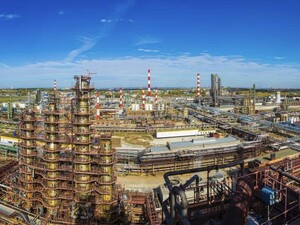 Четвертый по величине НПЗ РФ частично остановил работу после атаки дронов – Reuters