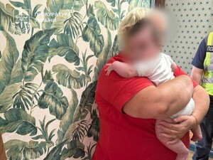 В Киеве один из двух младенцев суррогатной матери оказался 