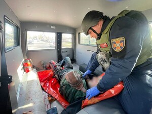 Дрон РФ поранив одразу п'ятьох людей під Дніпропетровськом. Фото