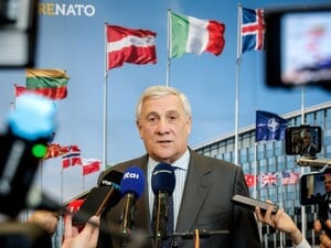 Гарантії безпеки замість зброї? Глава МЗС Італії зробив заяву про закупівлю зброї для України