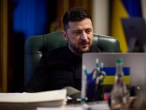 Зеленский: Путин затягивает войну не ради Донбасса, он хочет отстранить народы от принятия решений