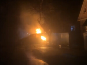 В Черкасской области подорвали автомобиль. Местный депутат успел выпрыгнуть