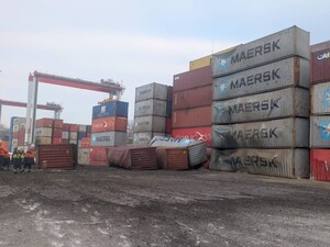 В одеському порту балістика РФ зачепила мальтійське судно, поранено моряка. Фото