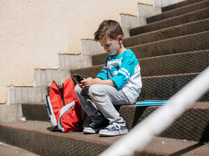 Ученые призвали правительства стран остановить проверки возраста в соцсетях