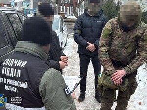 У Рівному чоловік у військовій формі намагався здійснити теракт у центрі міста – СБУ