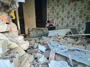 Бойова частина ракети Х-101 влетіла у спальню будинка у Василькові, 19-річна дівчина дивом уціліла