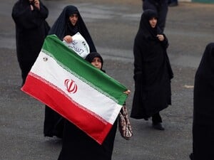 В Ірані випустили купюру найбільшого номіналу в історії країни. Навколо 