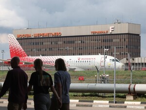 Росіяни почали масово шукати, як виїхати із країни