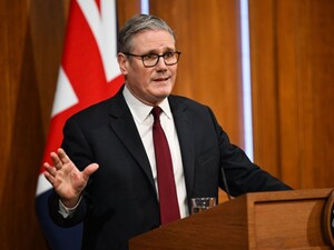 Стармера звинуватили в замовчуванні загрози з боку Ірану й відсутності швидкої реакції на удар по базі