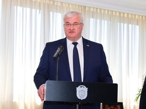 Важко зрозуміти, чому в НАТО віддають перевагу Україні, не інтегрованій в Альянс – Сибіга