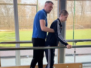 Ринат Ахметов помогает защитнику Денису Гончаренко вернуться к полноценной жизни