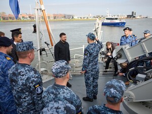 Нідерланди скоро підготують український екіпаж і передадуть Україні корабель. Його назвуть 