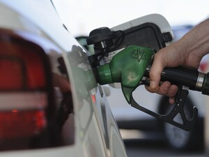 Експерт спрогнозував, чи впадуть ціни на АЗС в Україні після заяви Ірану